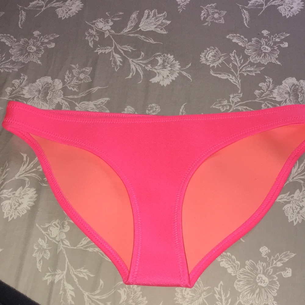 Triangl bottoms!